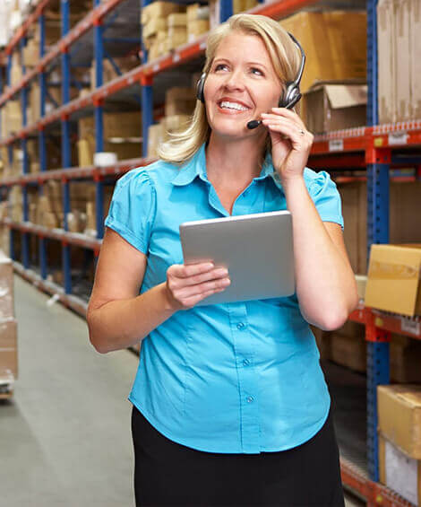 Wehauloads logistics coordinator assisting a customer